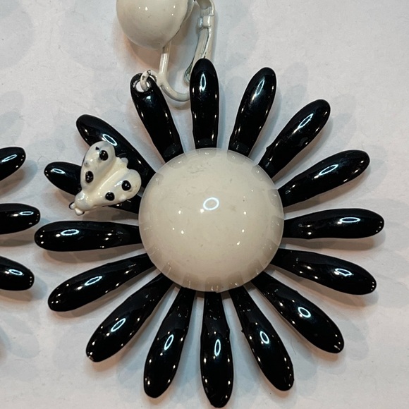 Vintage MCM 1960-70s Large Retro Daisy w Ladybug Clip On Earrings Summer Fun - Picture 4 of 12